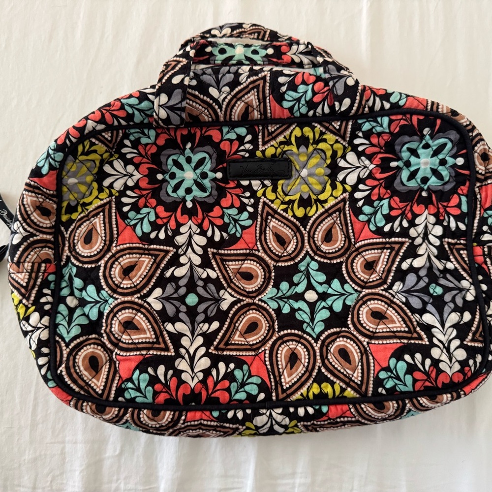 Vera Bradley Red and Green Travel Bag with Vibrant Design - Picture 2 of 9